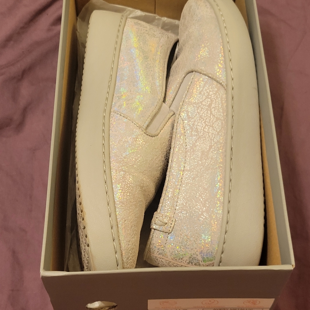 Vionic Avery Silver Metallic Shoes - image 3